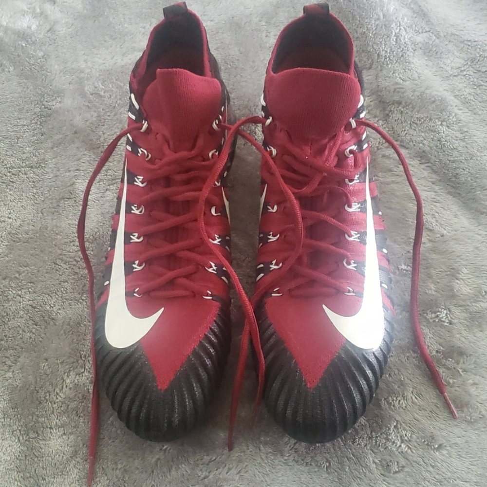 NWOT Nike football cleats